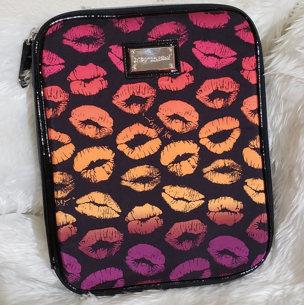 Betsey Johnson Tablet Case